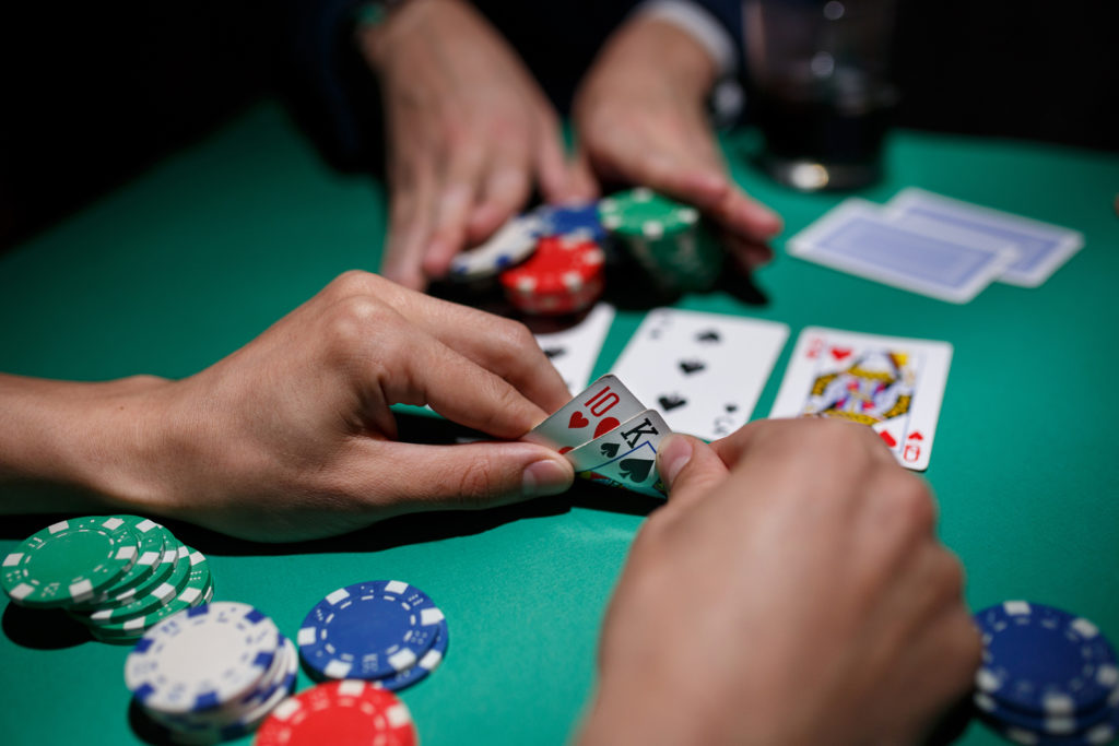 Live Dealer Experiences: Bringing Realism into Online Casino Game Sessions